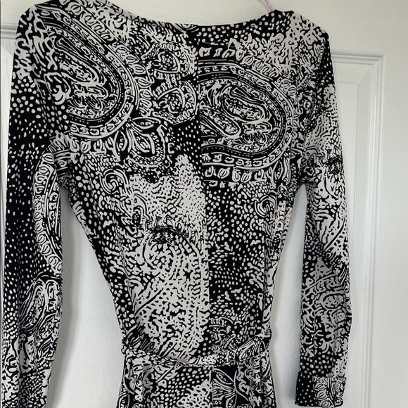 Beautiful long sleeves dress - Picture 7 of 7